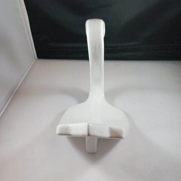 Vintage 80's White Ceramic SWAN Statue Hand Towel Holder - Picture 4 of 10